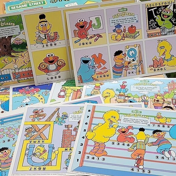 1991 Sesame Street Light and Learn letter & number game with magic wand 18 sheet - Picture 4 of 16